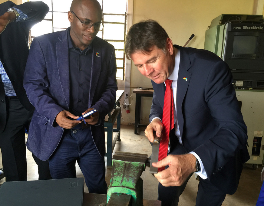 2015 wurde das Projekt „Machining for Rwanda's Future“ gemeinsam mit dem ruandischen Bildungsministerium und dem RP-Huye College ins Leben gerufen.