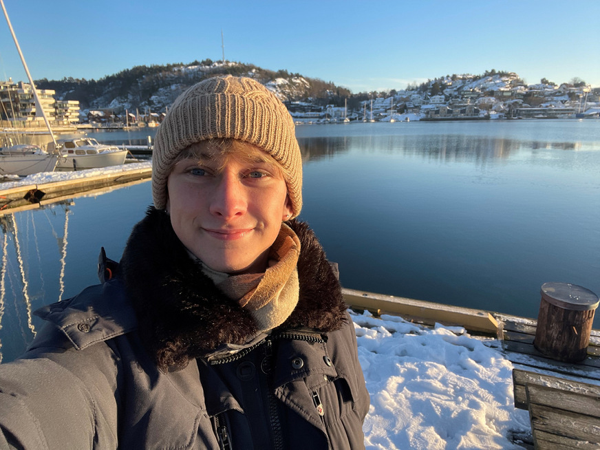 Auf dem Steg in Sandefjord. Von dort aus genoss Azubi Stefan Reichenbach den Ausblick auf die Stadt.