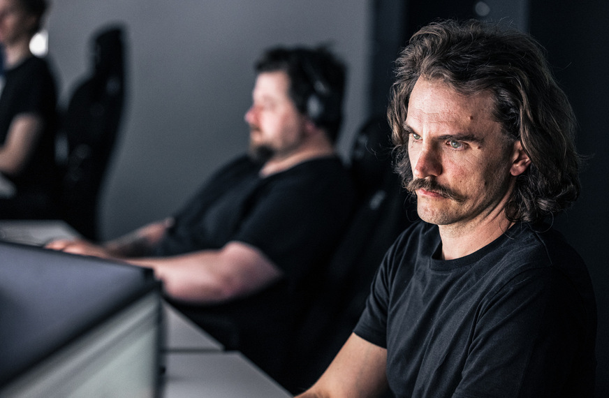 Menschliches Versagen öffnet Hackern die Tür — deshalb brauchen alle Mitarbeitenden Grundwissen über Phishing, Passwörter und Updates.