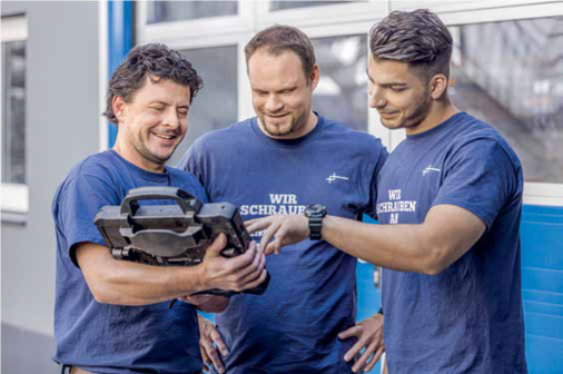 Digitale Truppe: Auch auf Baustellen sind die Mitarbeitenden von Sebastian Fuchs mittlerweile ganz selbstverständlich mit dem Tablet unterwegs.