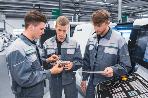 Die DMG Mori Academy bildet Fachkräfte auch nach dem WorldSkills-Prinzip des Lernens im Wettbewerb weiter.