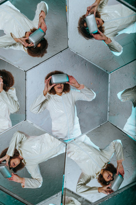 Die Studie „Future Skills 2030“ des Stifterverbands widmet sich in seiner aktuellen Erhebung der Fragestellung: Welche Zukunfts­kompetenzen werden bis 2030 besonders wichtig sein? Dabei kristallisierten sich 30 zentrale Zukunftskompetenzen heraus in ­5 Kategorien: Grundlegende ­Zukunftskompetenzen, Transformative Zukunftskompetenzen, Gemeinschaftsorientierte Zukunftskompetenzen und Digitale ­Zukunftskompetenzen, die durch Technologische Zukunftskompe­tenzen ergänzt werden. 

Mehr unter: ­www.stifterverband.org/medien/future-skills-2030