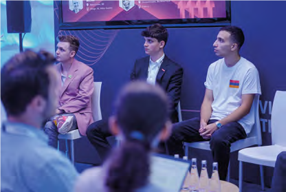 Vincent Jahn (3. v. l.) und engagierte Vertreter*innen der Berufsbildung beim „International Youth Forum“ im Rahmen der WorldSkills Conference.