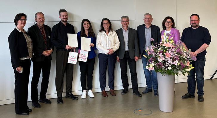 v. l. n. r.: Prof. Dr. Marisa Kaufhold, Prof. Dr. Volkmar Herkner, Dr. Stefan Nagel, Dr. Clarissa Pascoe, Dr. Iris Pfeiffer, Prof. Dr. Hubert Ertl, OStD Thomas Hochleitner, Prof. Dr. Ulrike Weyland, Dr. Bernhard Christoph (i. V. für Prof. Bernd Fitzenberger, Ph.D.)