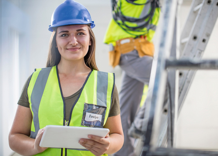 Über Grenzen hinweg: Azubis in den EU-­Mitgliedsstaaten sollen Möglichkeiten zur stärkeren Ver­netzung bekommen.