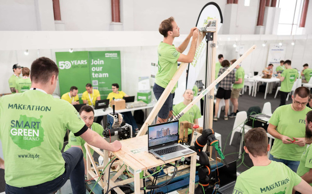 In gerade mal vier Tagen entstehen beim Makeathon innovative Lösungen für die drängenden Problemfragen unserer Zeit.