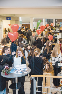 Ortstermin: Bei dieser Veranstaltung konnten sich Schüler*innen auch über das Friseurhandwerk informieren