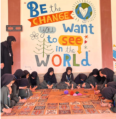 Strickunterricht am Frauenzentrum Bagh-e-Bustan